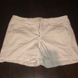 white jean shorts, super stretch